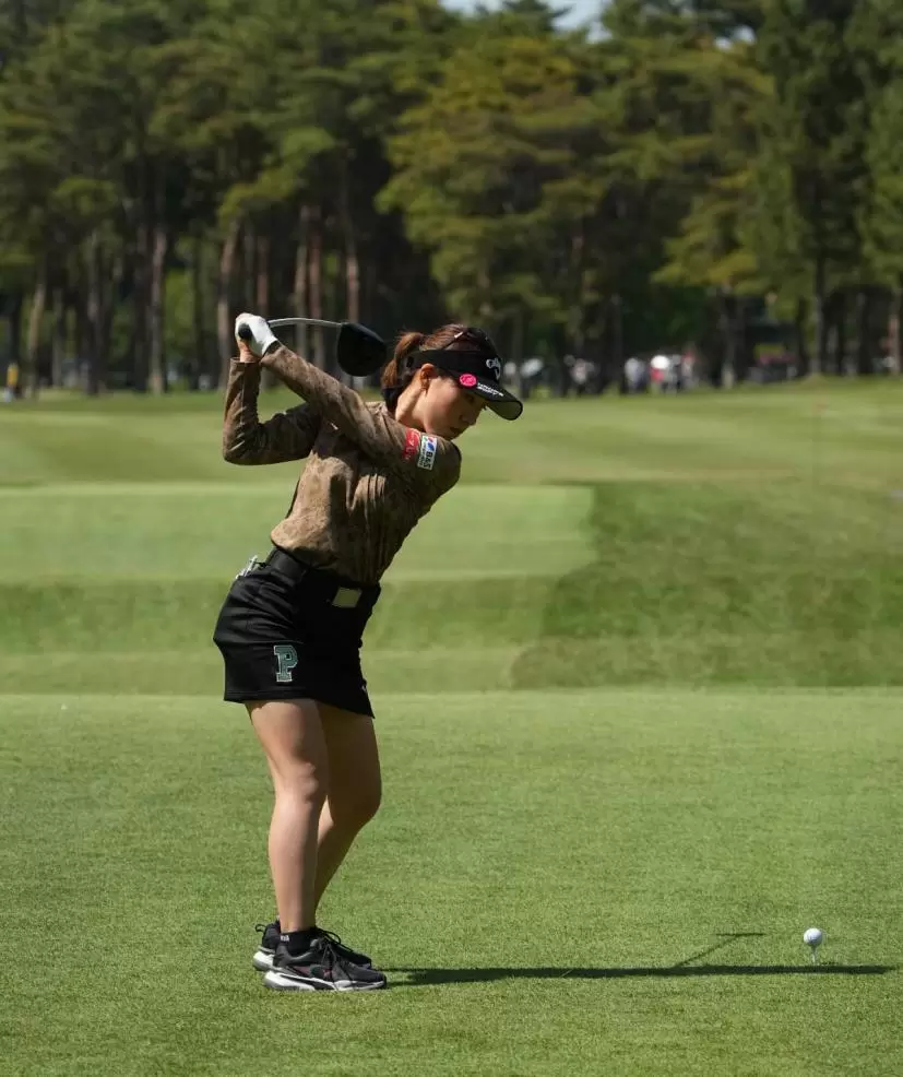 木村彩子のドライバースイング