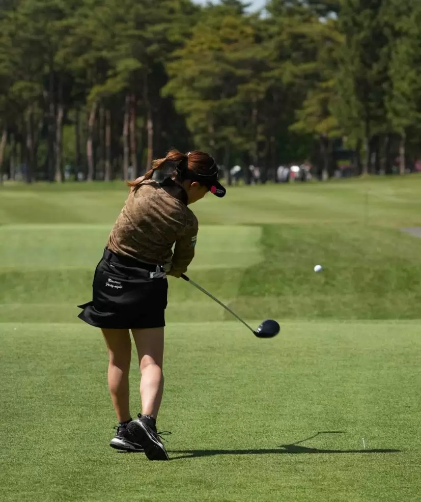 木村彩子のドライバースイング