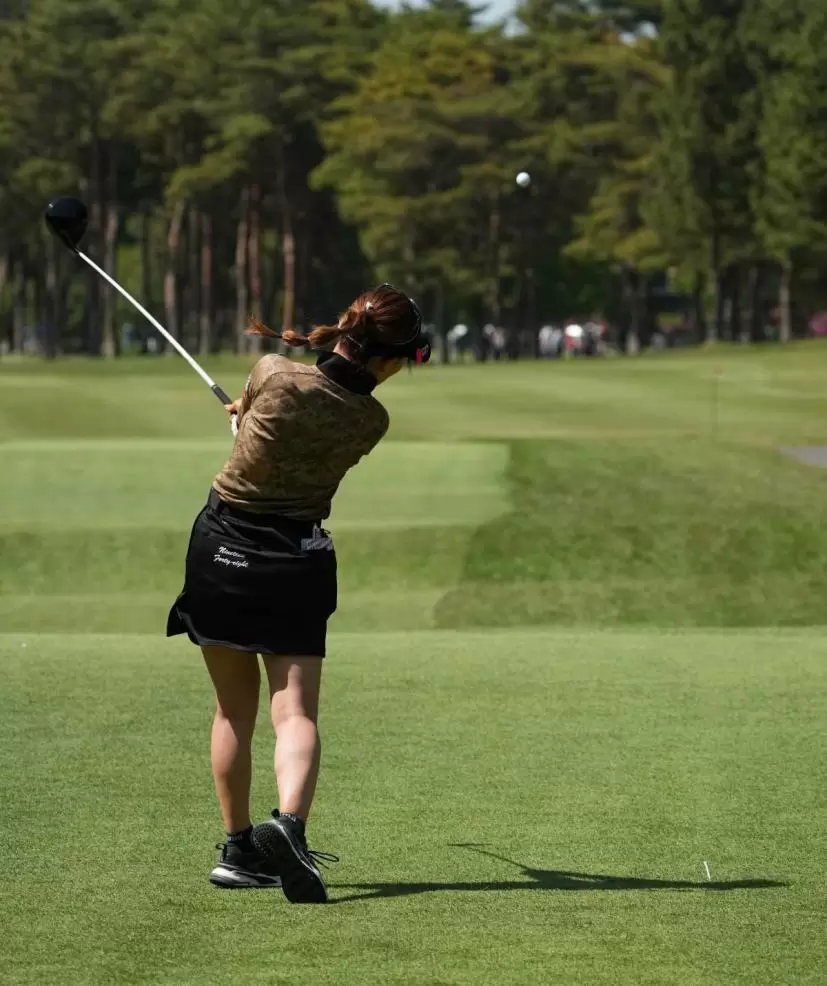 木村彩子のドライバースイング