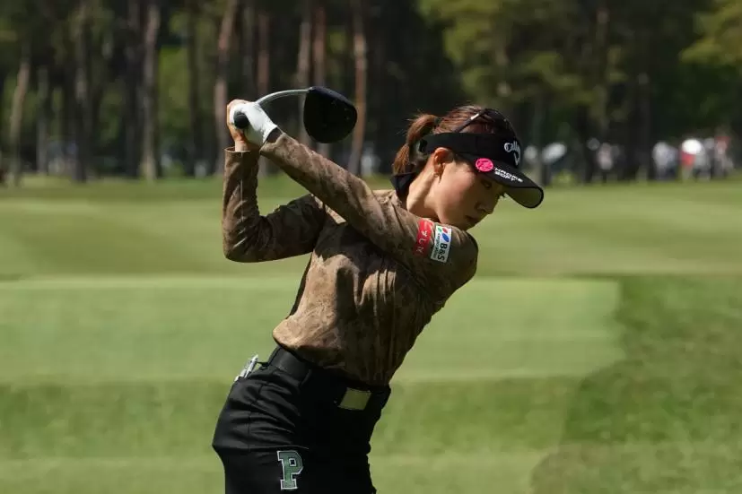 木村彩子のドライバースイング