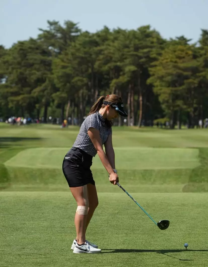 脇元華のドライバースイング