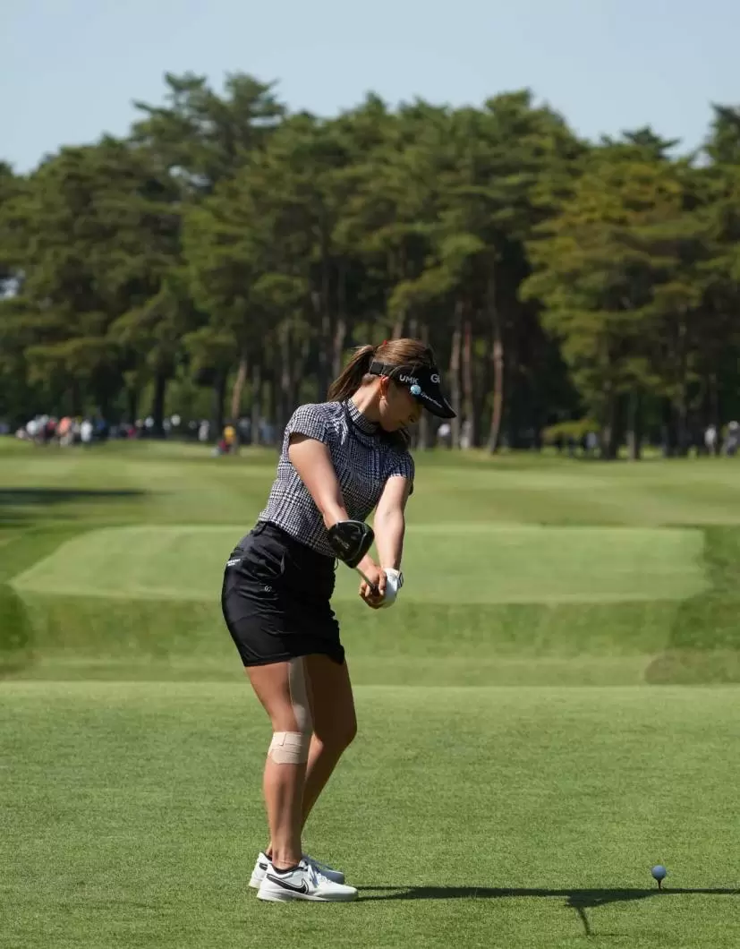 脇元華のドライバースイング