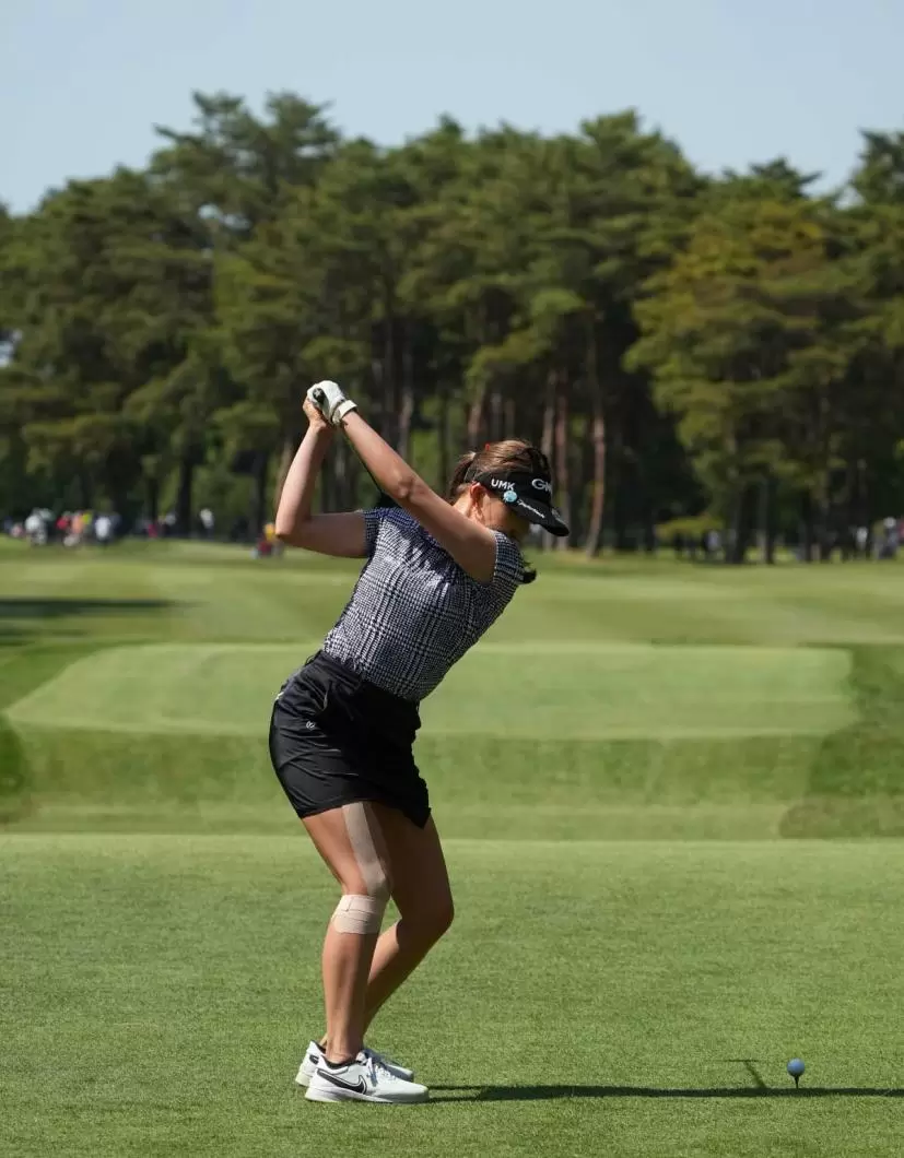 脇元華のドライバースイング