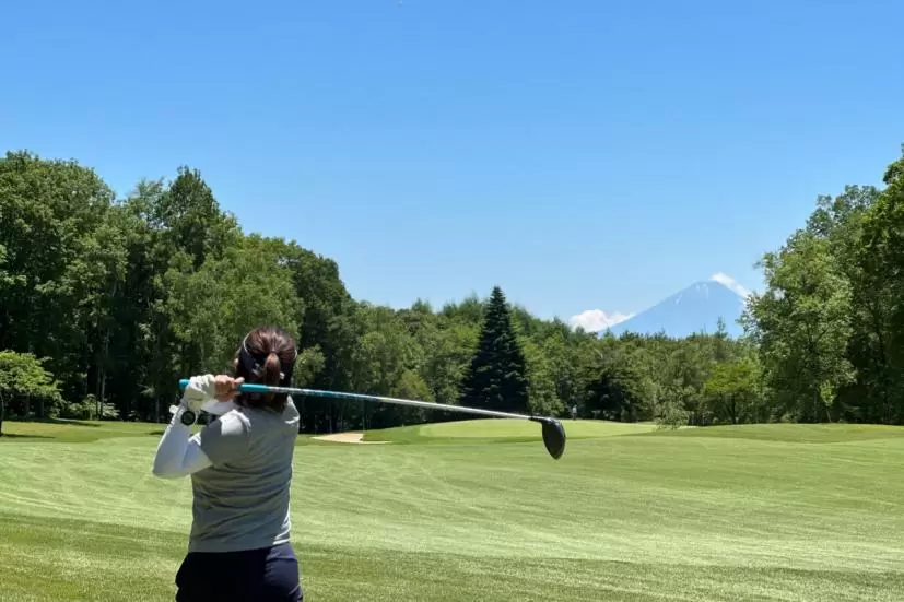 女性ゴルファー