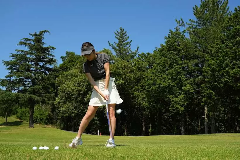 アイアン／打球の高さも初速も安定。ディスタンス系にはない絶妙なバランス