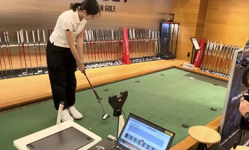 オデッセイパットラボでパターフィッティング