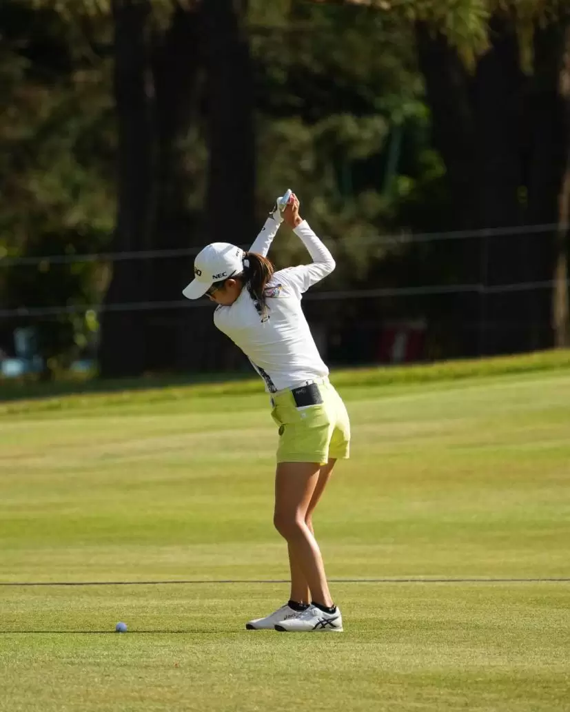 安田祐香のアイアンスイング