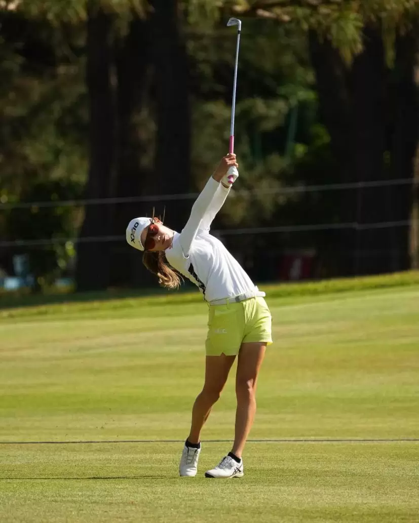 安田祐香のアイアンスイング