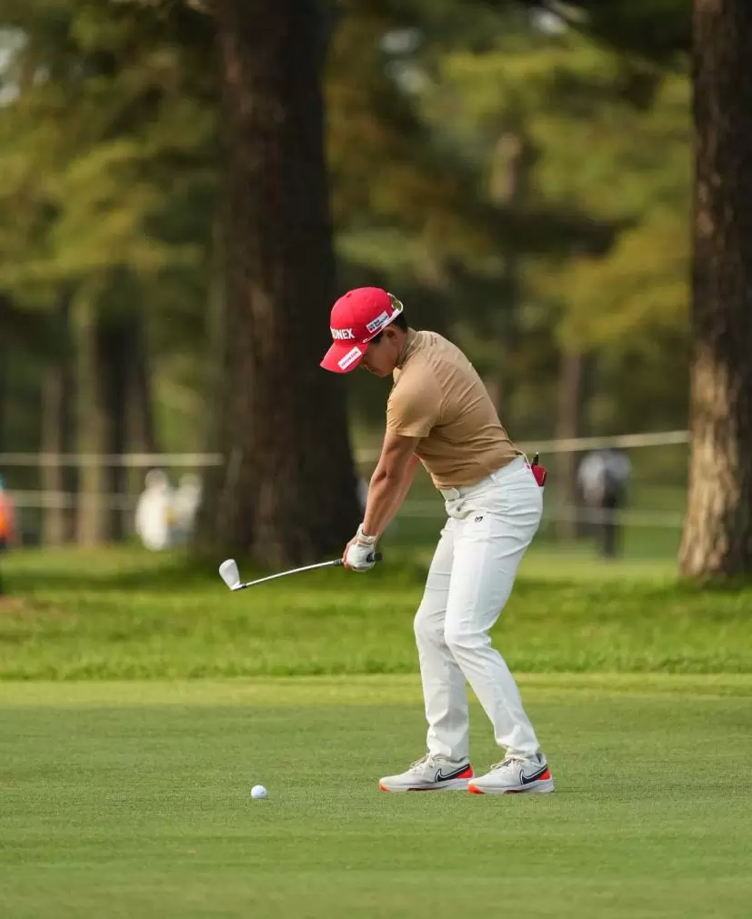 岩井明愛のアイアンスイング