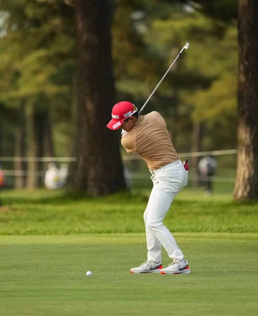 岩井明愛のアイアンスイング