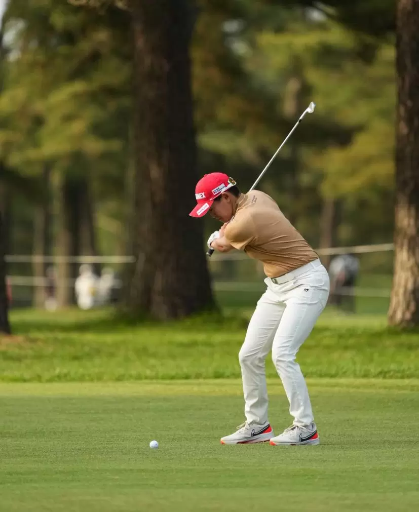 岩井明愛のアイアンスイング