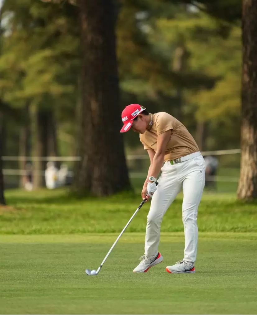 岩井明愛のアイアンスイング