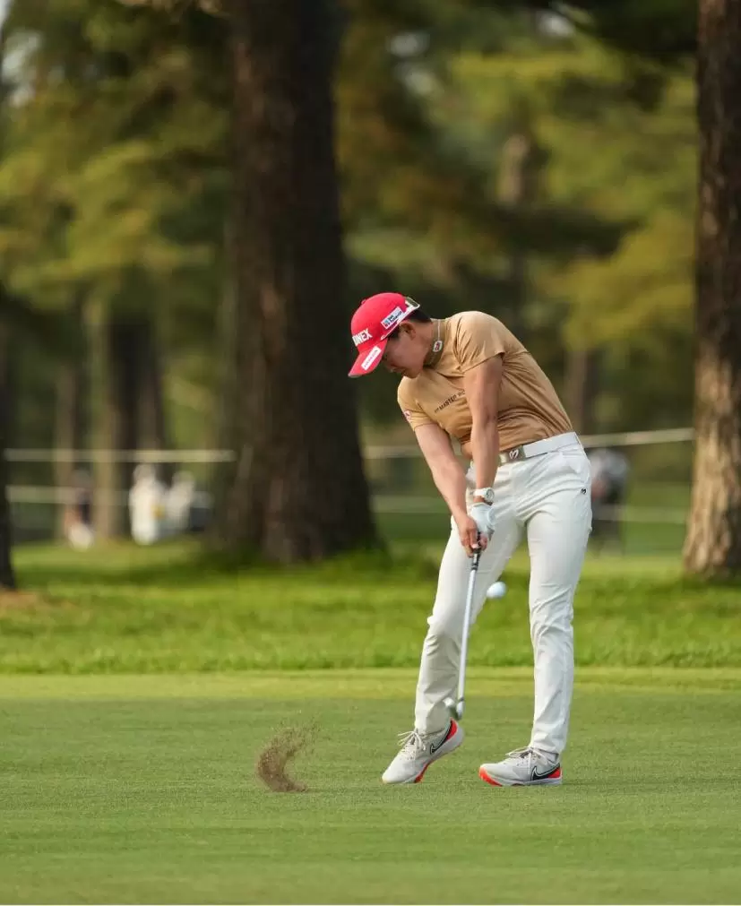 岩井明愛のアイアンスイング