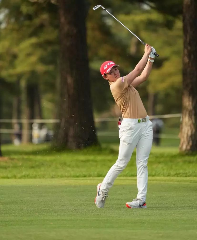 岩井明愛のアイアンスイング