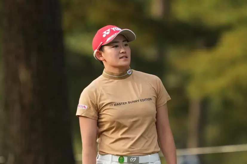 岩井明愛のアイアンスイング