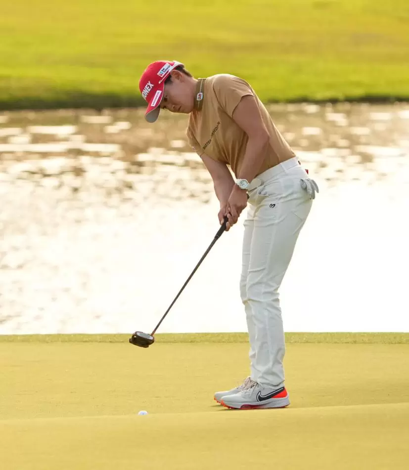 岩井明愛のパッティングストローク