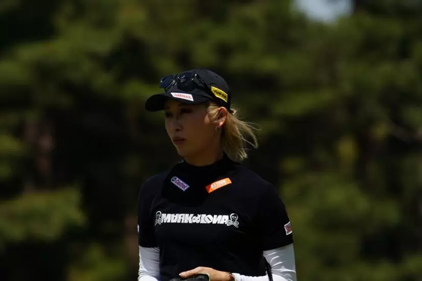 金田久美子のパッティングストローク