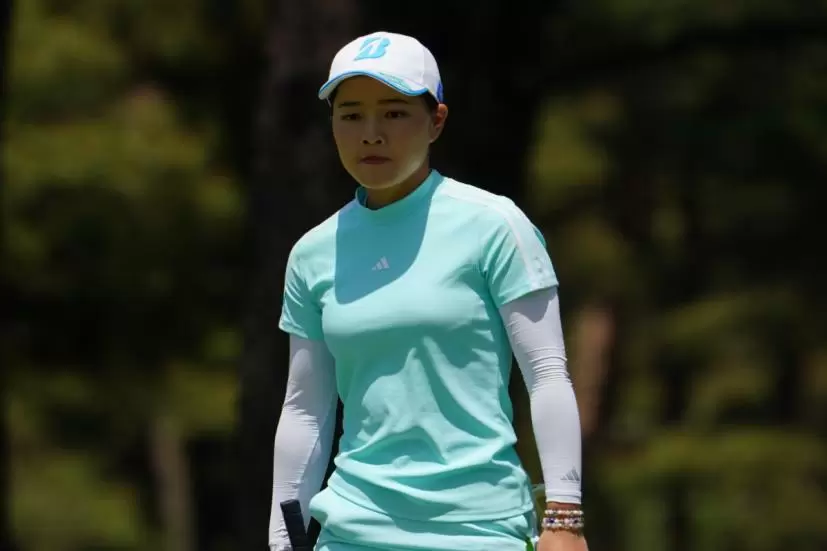 佐藤心結のアイアンスイング