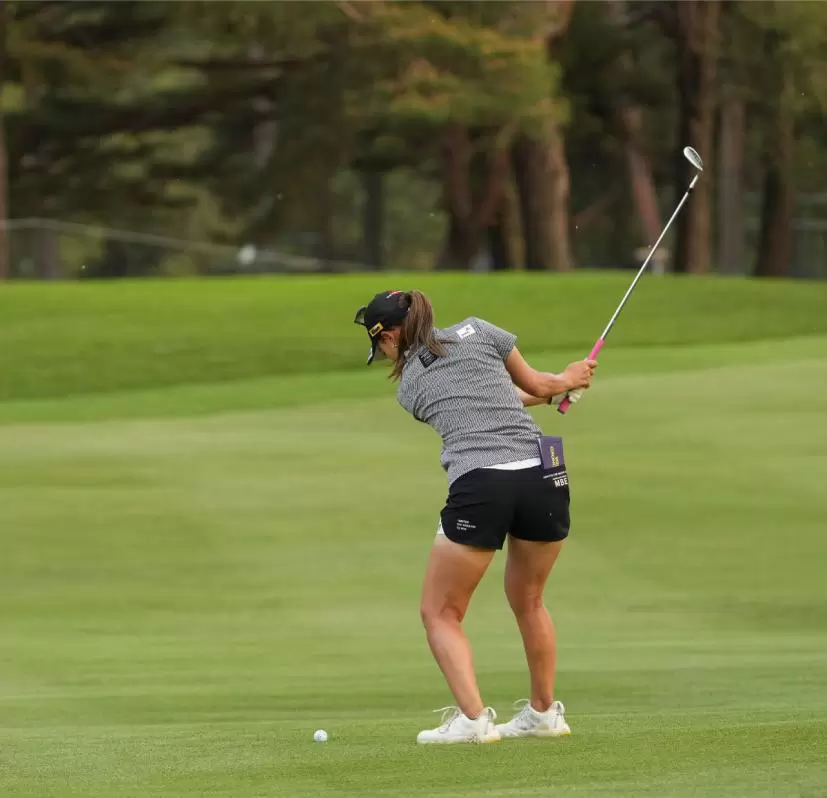 上田桃子のウェッジスイング