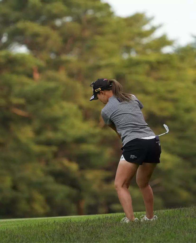 上田桃子アイアンスイング