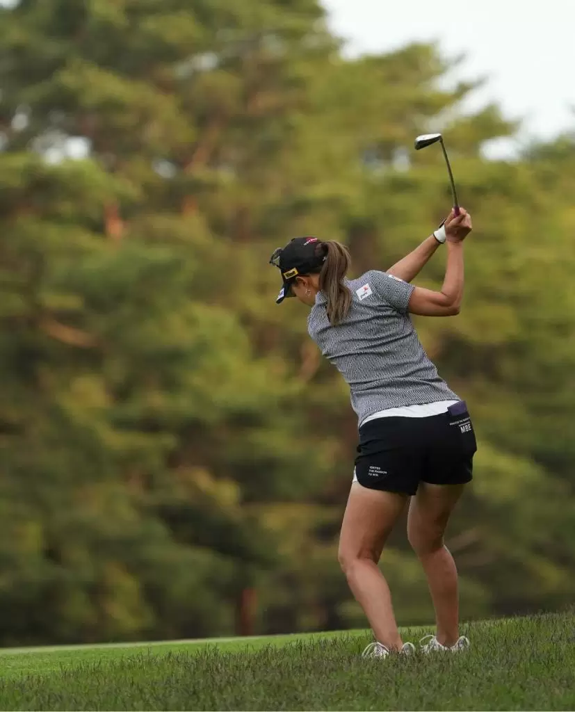 上田桃子アイアンスイング