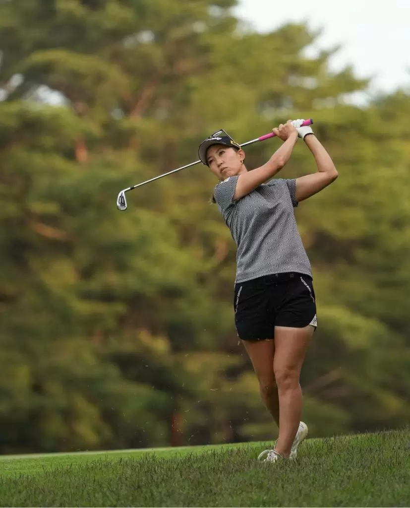 上田桃子アイアンスイング