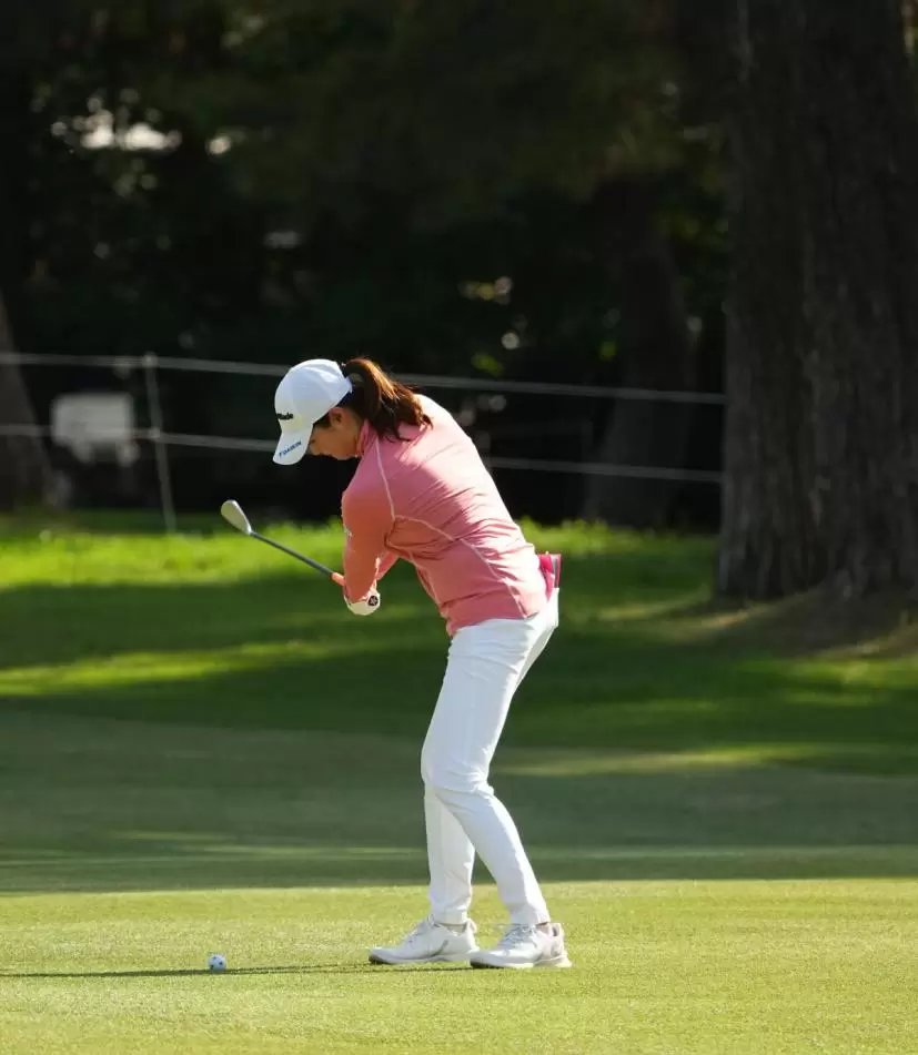 新垣比菜のアイアンスイング