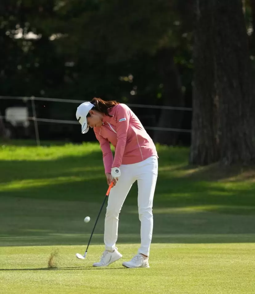 新垣比菜のアイアンスイング