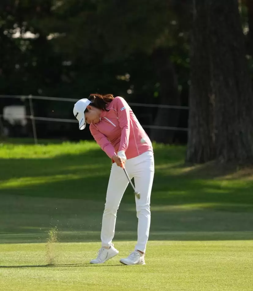 新垣比菜のアイアンスイング