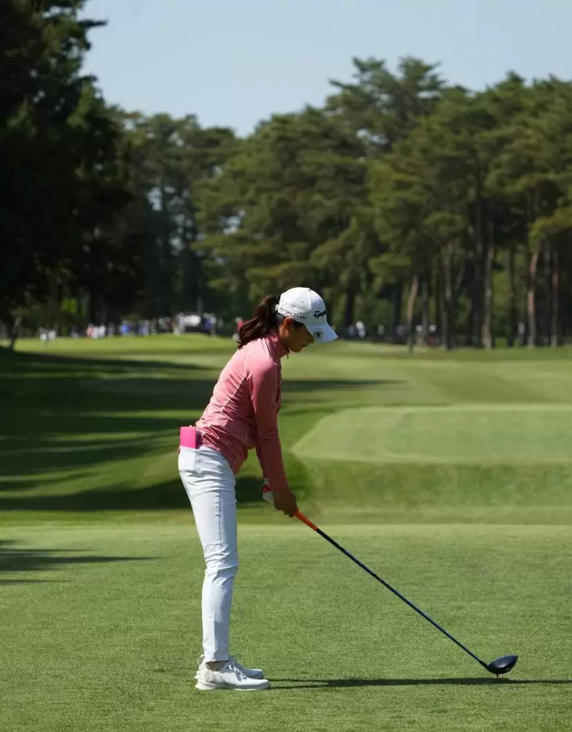 新垣比菜のドライバースイング