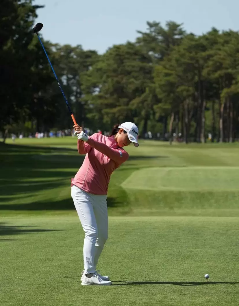 新垣比菜のドライバースイング