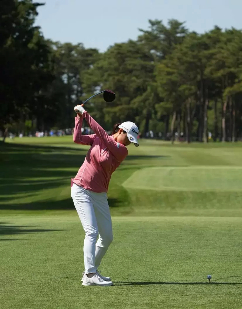 新垣比菜のドライバースイング