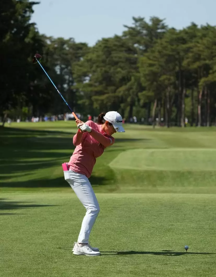 新垣比菜のドライバースイング