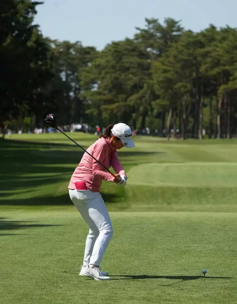 新垣比菜のドライバースイング