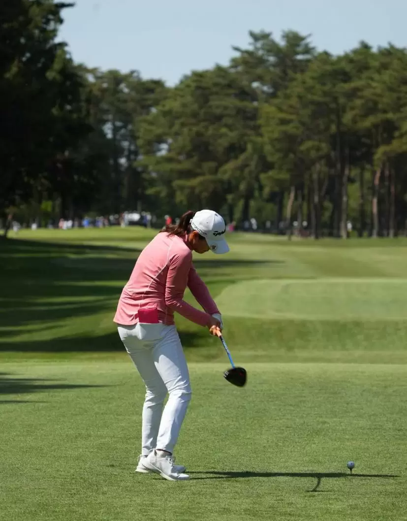 新垣比菜のドライバースイング