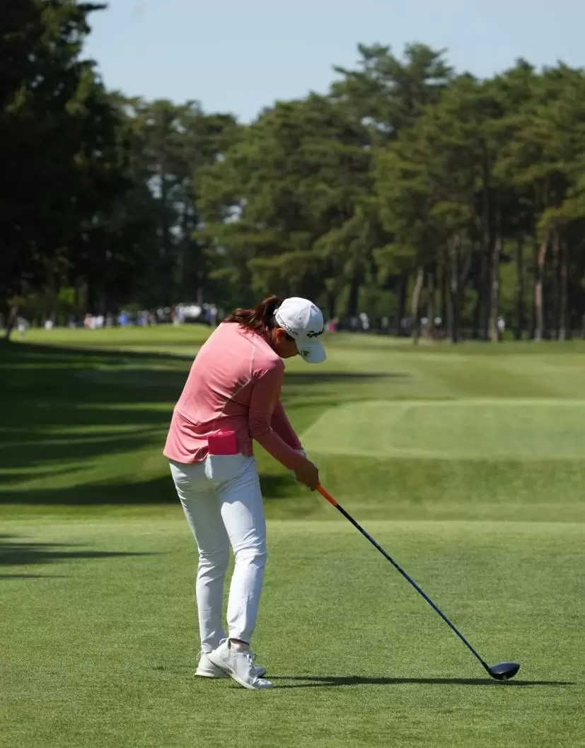 新垣比菜のドライバースイング