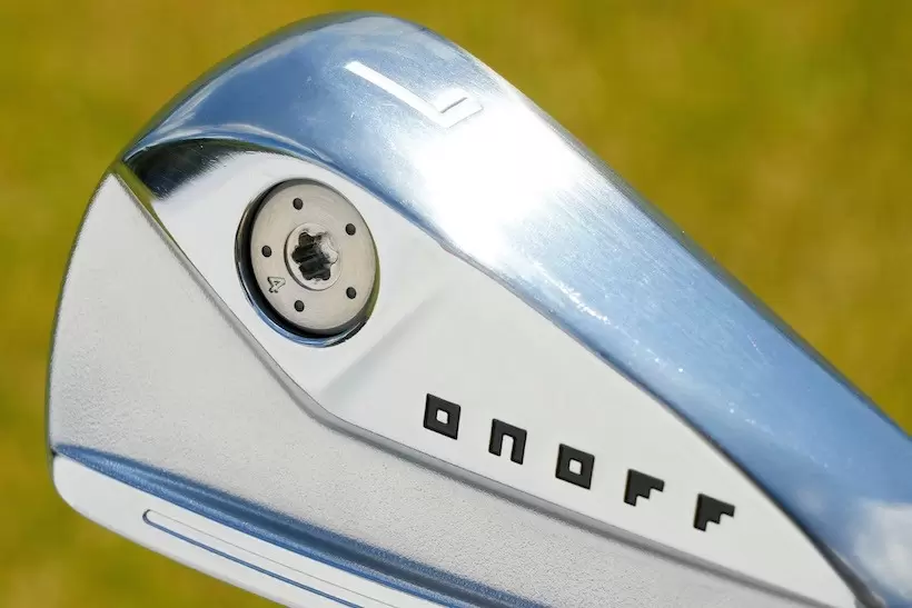 『オノフ フォージド アイアン クロ』