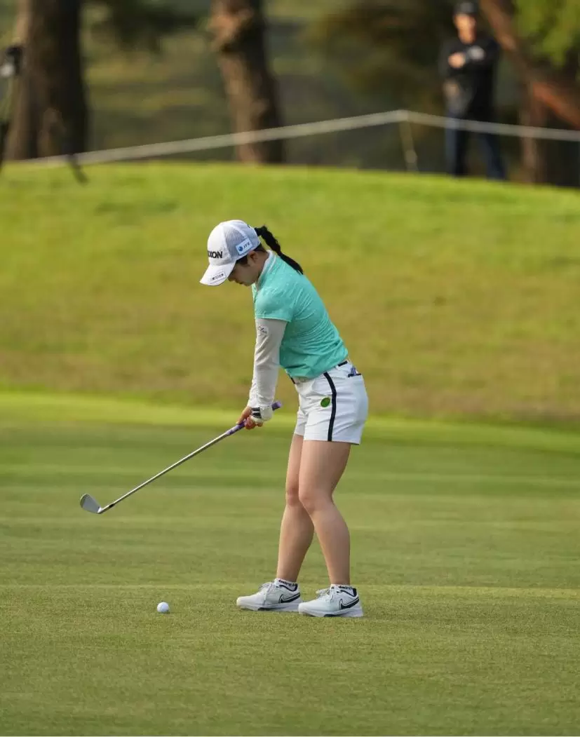 尾関彩美悠のアイアンスイング