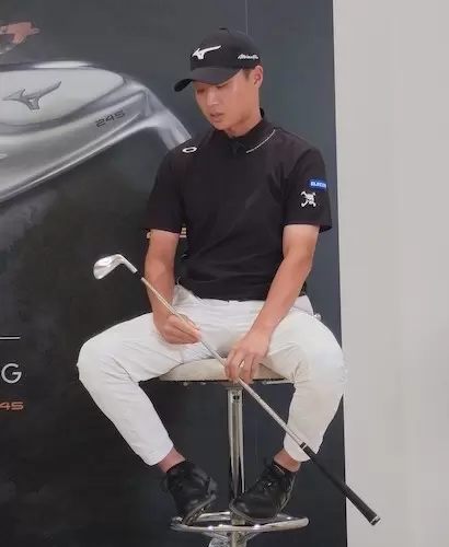 今季すでに2勝をあげている平田プロは『Mizuno Pro 241』をテスト中。実戦投入の可能性もあると話した。