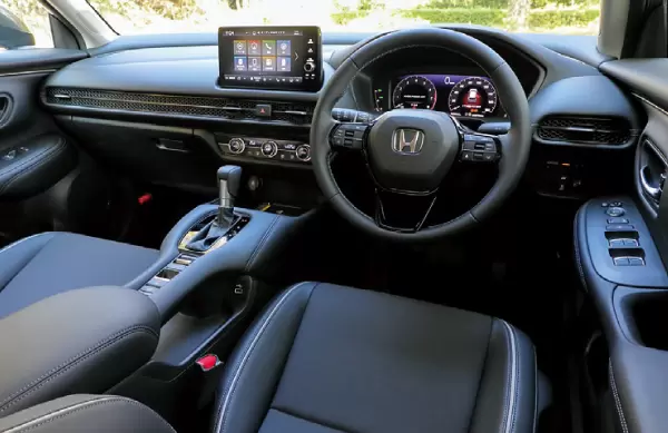 ホンダZR-V,フロントシート