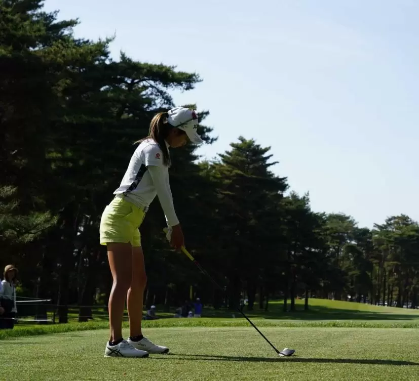 安田祐香のフェアウェイウッドスイング