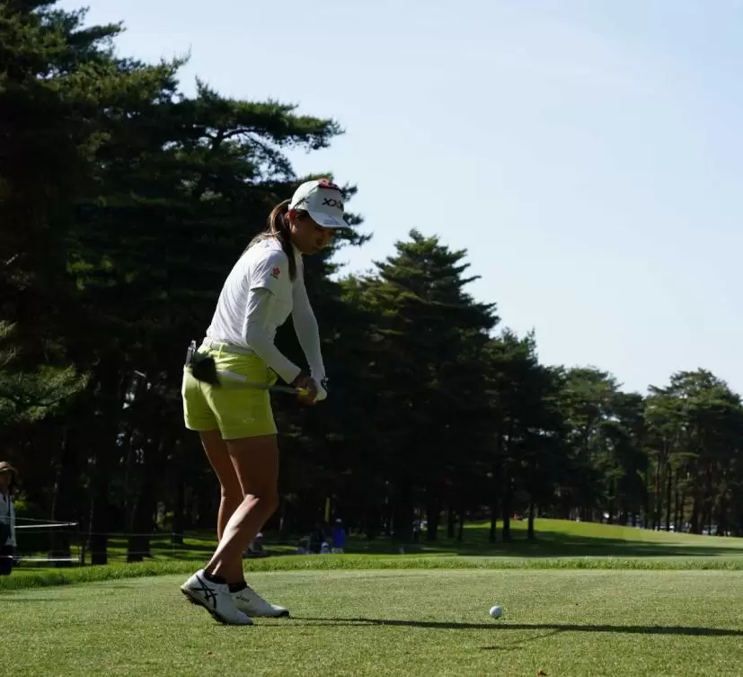 安田祐香のフェアウェイウッドスイング