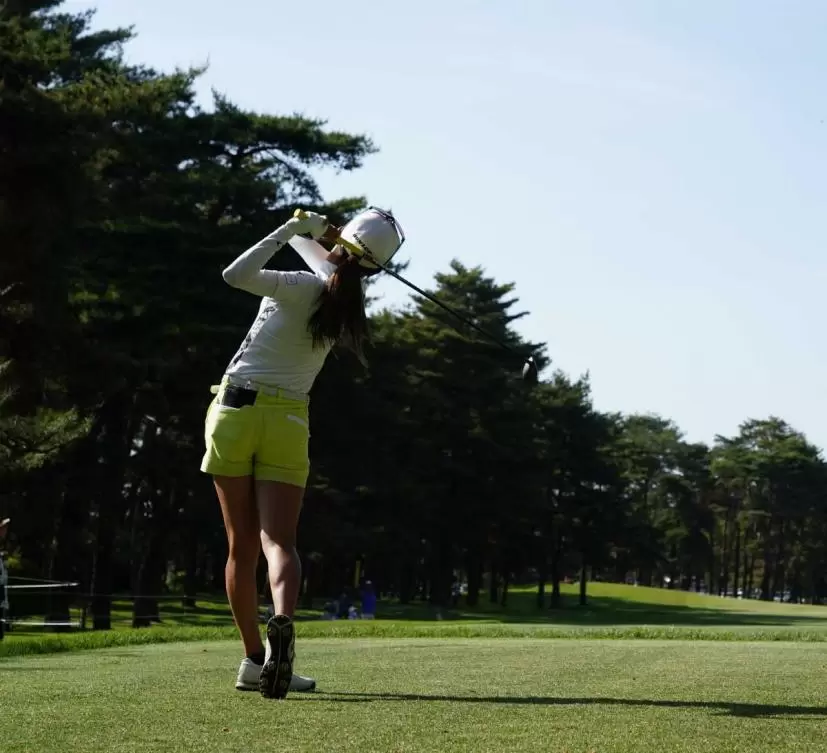 安田祐香のフェアウェイウッドスイング