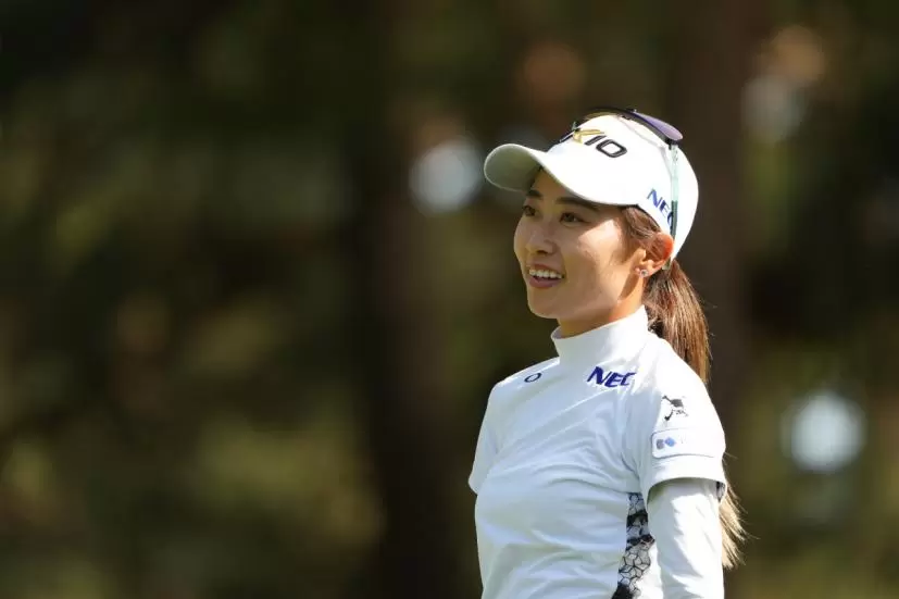 安田祐香のフェアウェイウッドスイング