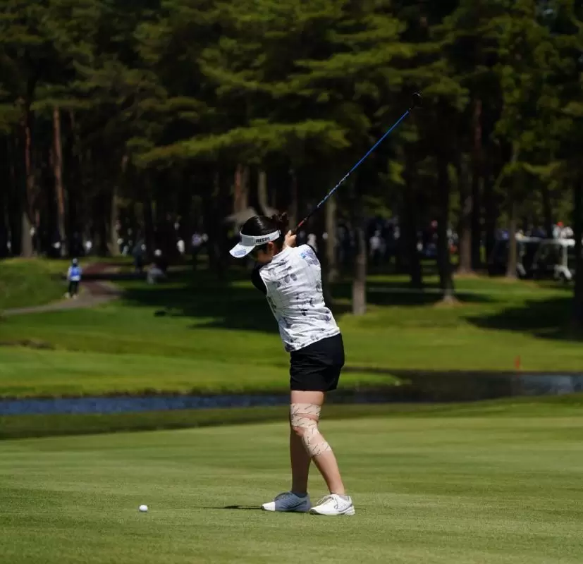 三ヶ島かなのフェアウェイウッドスイング