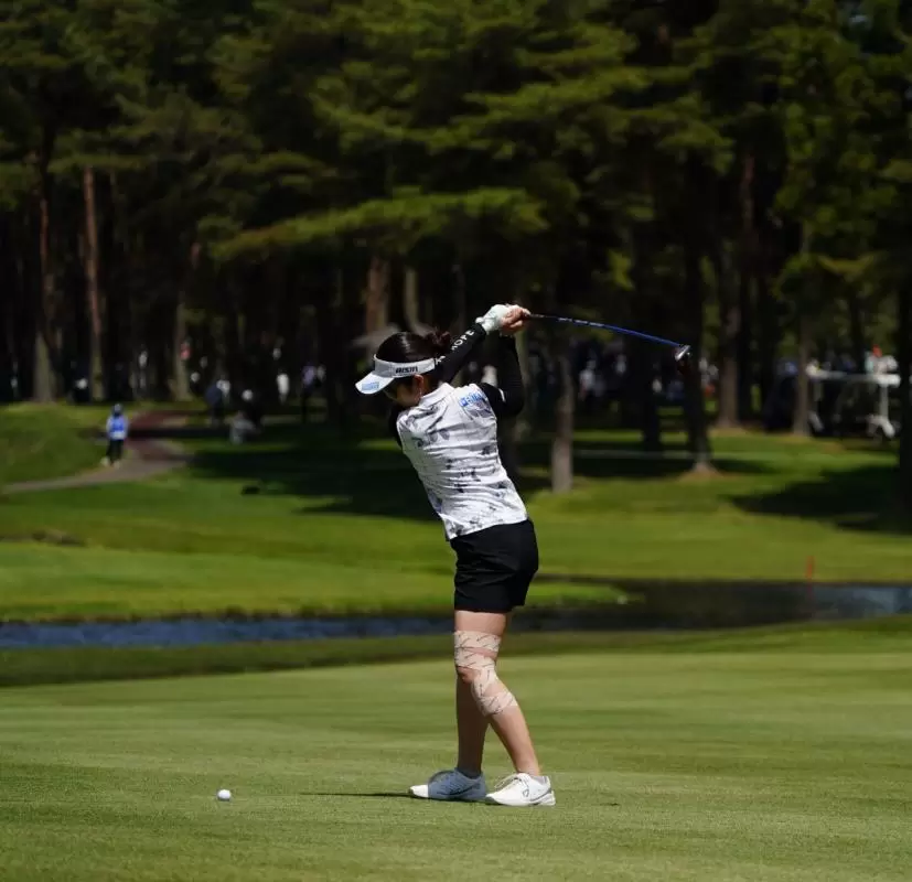 三ヶ島かなのフェアウェイウッドスイング