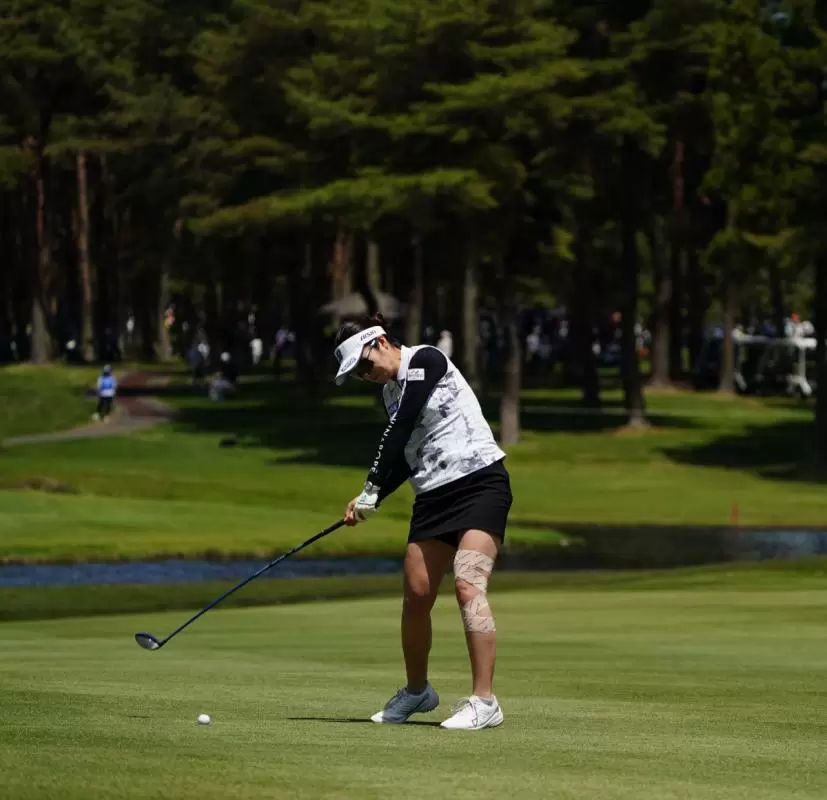 三ヶ島かなのフェアウェイウッドスイング