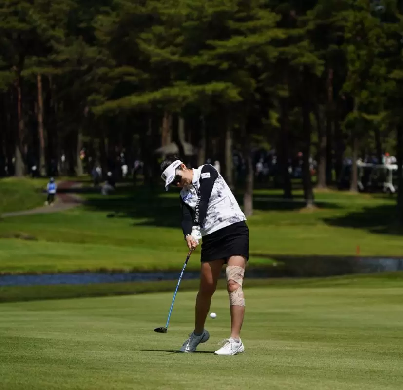 三ヶ島かなのフェアウェイウッドスイング