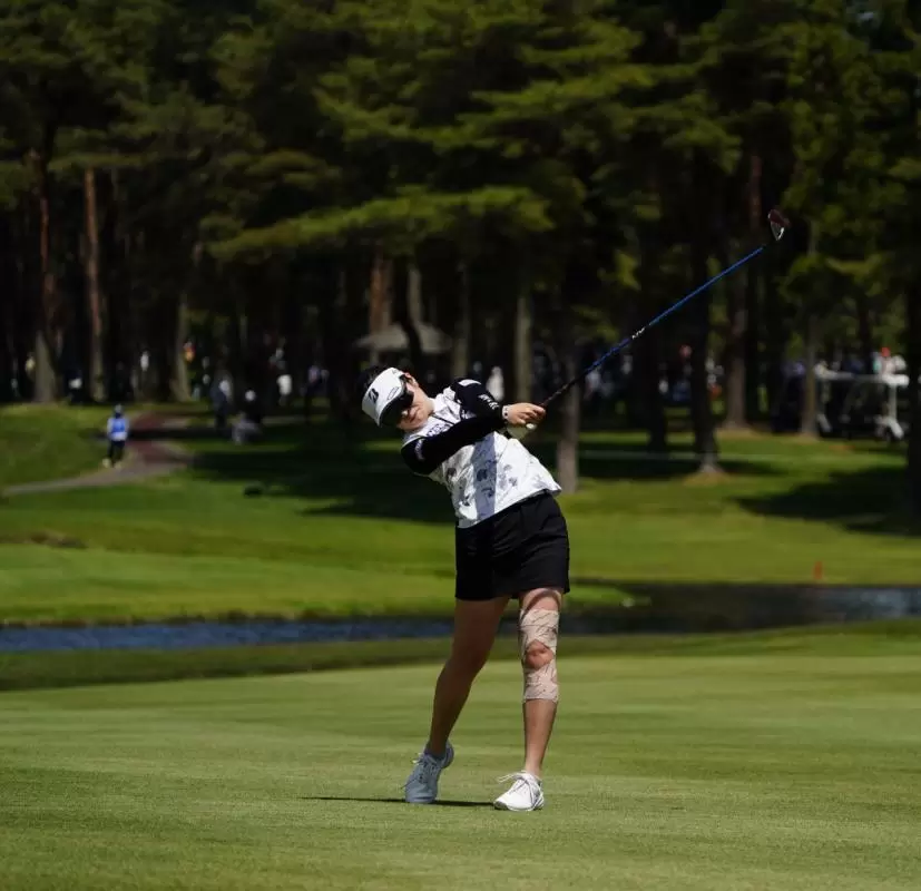 三ヶ島かなのフェアウェイウッドスイング