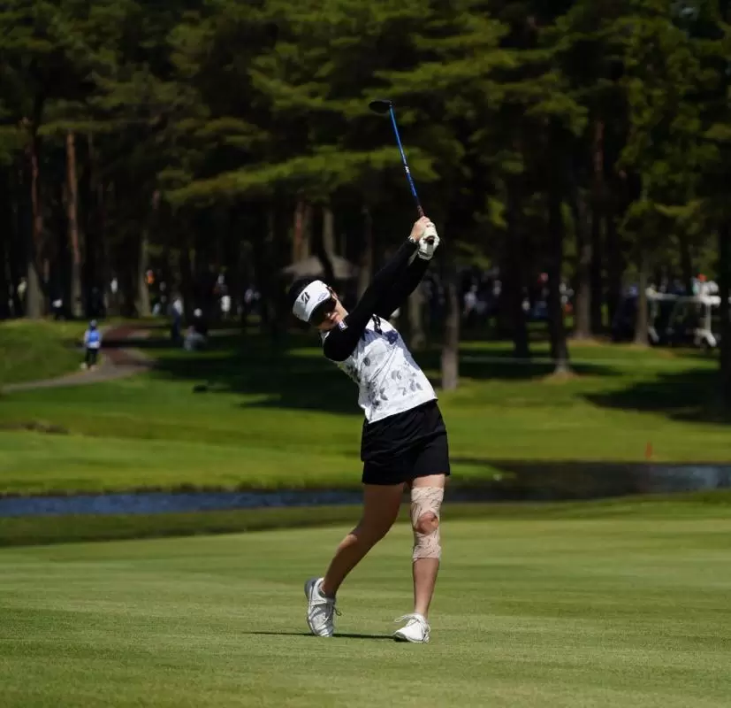 三ヶ島かなのフェアウェイウッドスイング